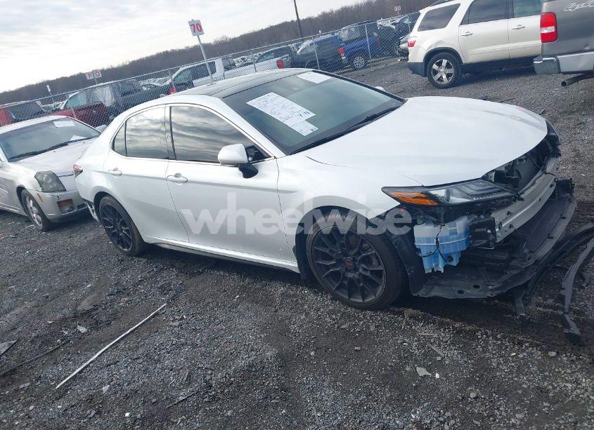 Photo 12 of 2021 Toyota Camry XSE (VIN 4T1K61AK0MU566473)