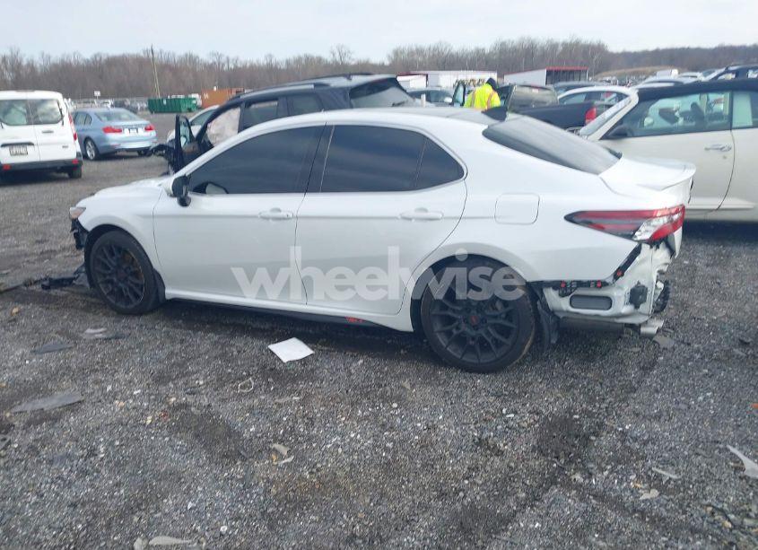 Photo 13 of 2021 Toyota Camry XSE (VIN 4T1K61AK0MU566473)