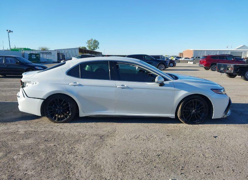 Photo 13 of 2022 Toyota Camry XSE (VIN 4T1K61AK0NU028387)