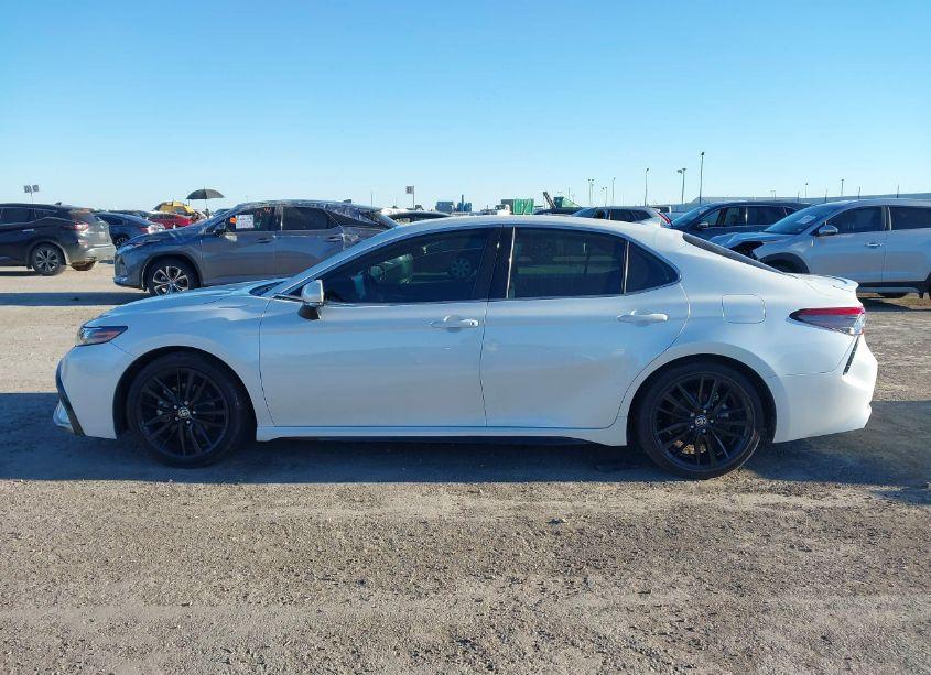 Photo 14 of 2022 Toyota Camry XSE (VIN 4T1K61AK0NU028387)