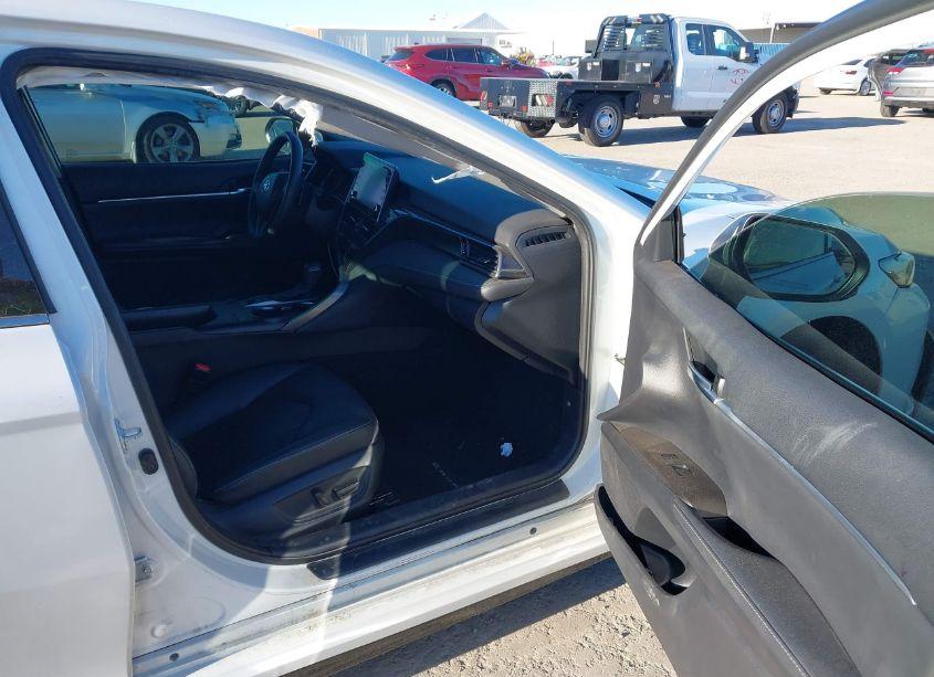 Photo 5 of 2022 Toyota Camry XSE (VIN 4T1K61AK0NU028387)