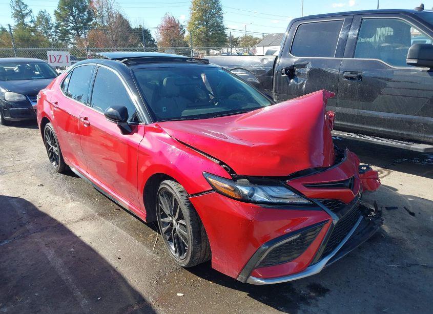 2022 Toyota Camry XSE (VIN 4T1K61AK0NU033783) main photo