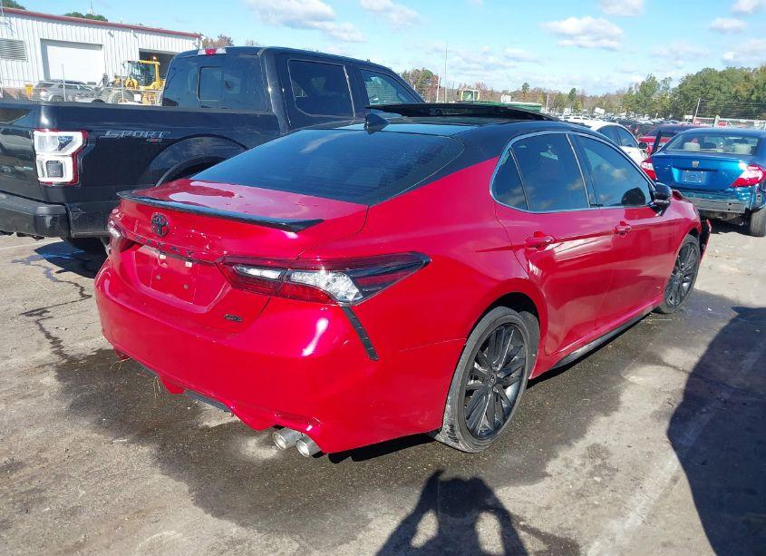 Photo 4 of 2022 Toyota Camry XSE (VIN 4T1K61AK0NU033783)