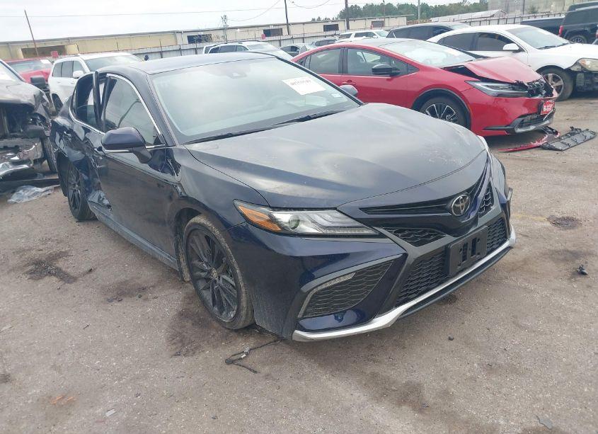 2022 Toyota Camry XSE (VIN 4T1K61AK0NU719144) main photo