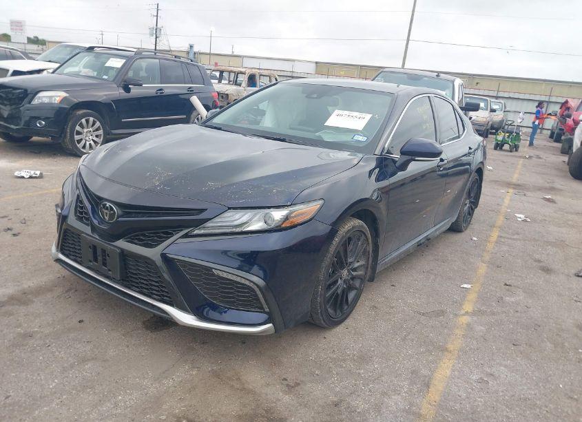 Photo 2 of 2022 Toyota Camry XSE (VIN 4T1K61AK0NU719144)