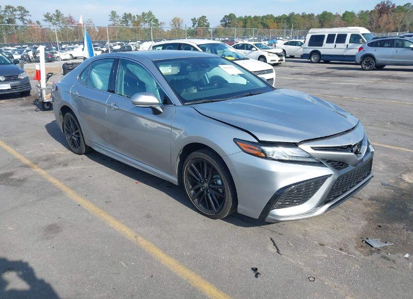 2024 Toyota Camry XSE (VIN 4T1K61AK0RU885136) main photo