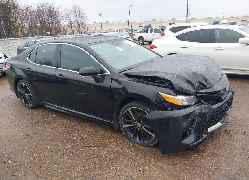 2020 Toyota Camry XSE (VIN 4T1K61AK1LU910696) main photo