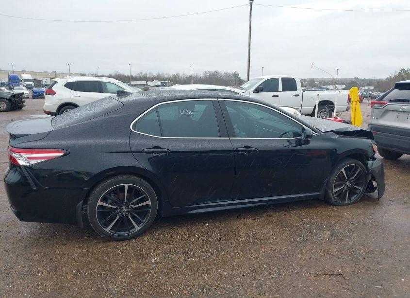 Photo 13 of 2020 Toyota Camry XSE (VIN 4T1K61AK1LU910696)