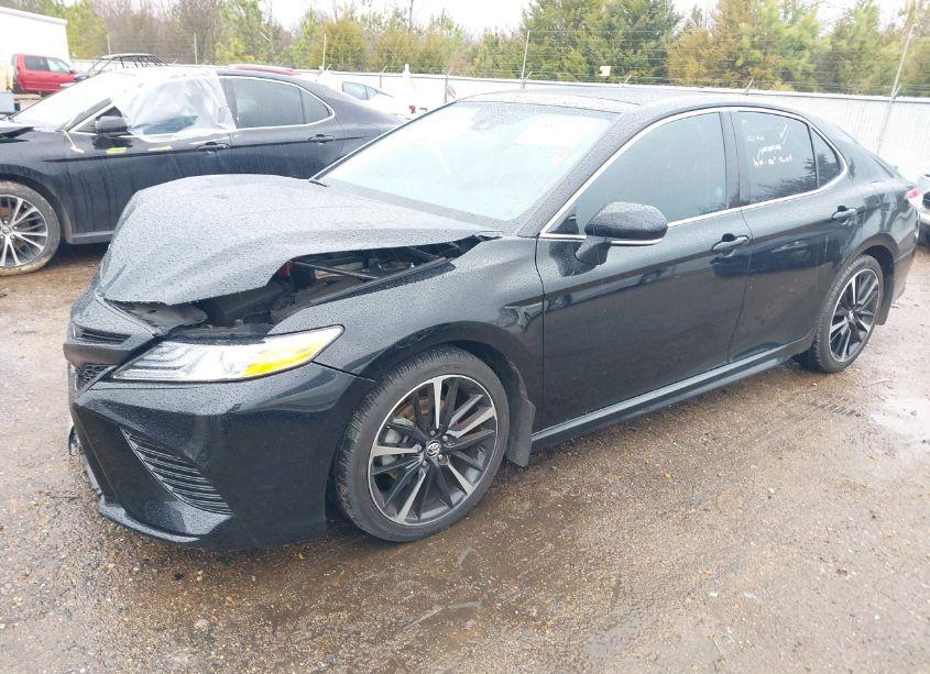 Photo 2 of 2020 Toyota Camry XSE (VIN 4T1K61AK1LU910696)