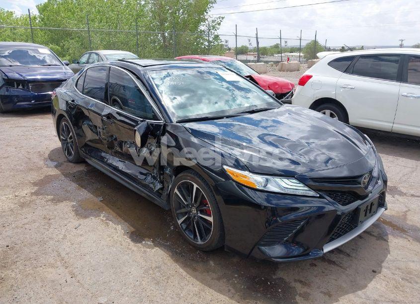 2020 Toyota Camry XSE (VIN 4T1K61AK1LU982823) main photo