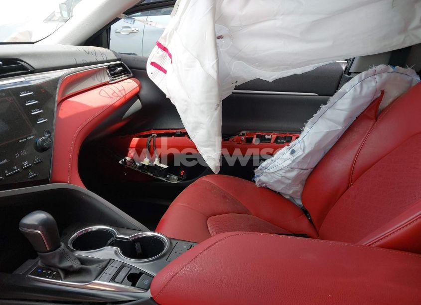 Photo 5 of 2020 Toyota Camry XSE (VIN 4T1K61AK1LU982823)