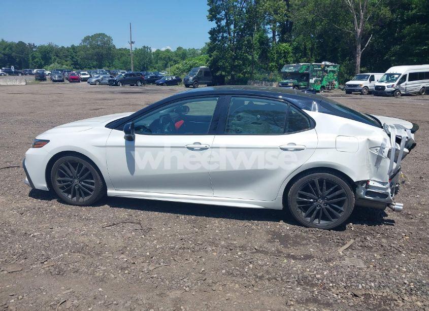 Photo 14 of 2021 Toyota Camry XSE (VIN 4T1K61AK1MU431051)