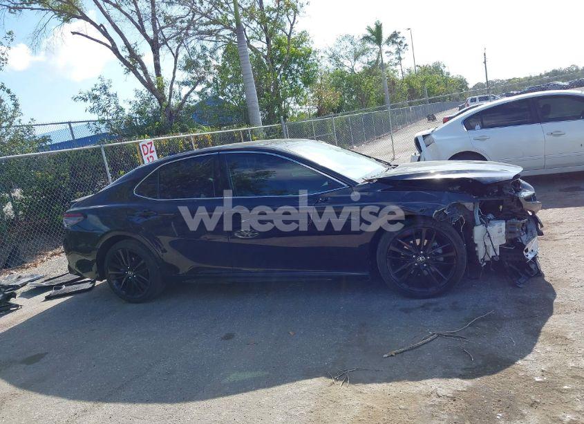 Photo 13 of 2021 Toyota Camry XSE (VIN 4T1K61AK1MU454118)