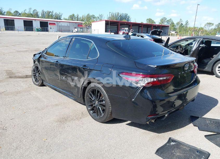 Photo 3 of 2021 Toyota Camry XSE (VIN 4T1K61AK1MU454118)