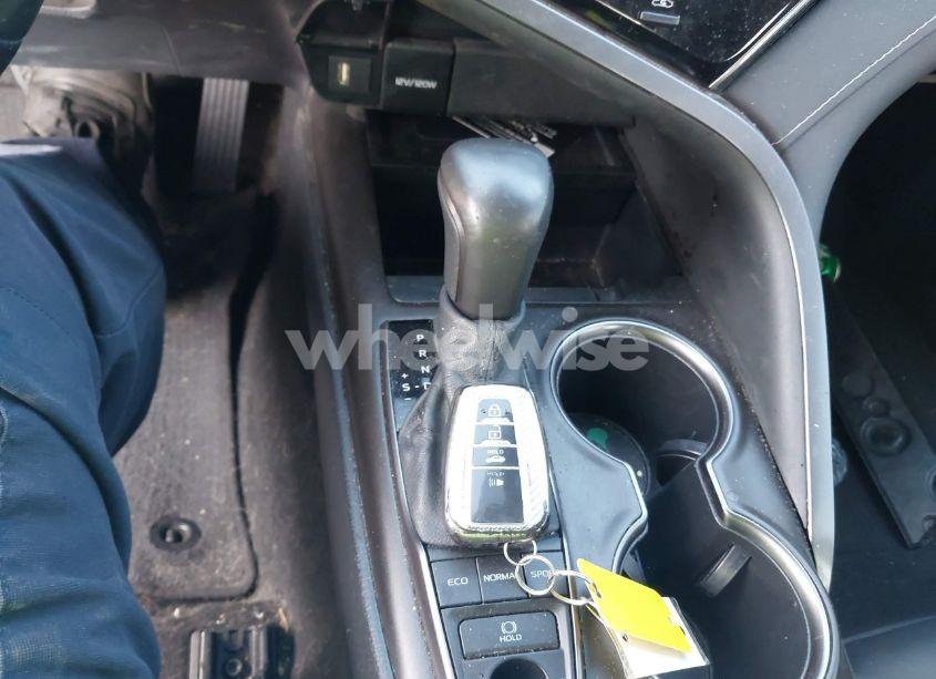 Photo 11 of 2021 Toyota Camry XSE (VIN 4T1K61AK1MU585677)