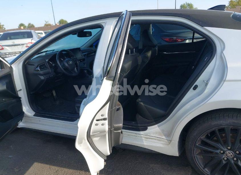 Photo 8 of 2021 Toyota Camry XSE (VIN 4T1K61AK1MU585677)