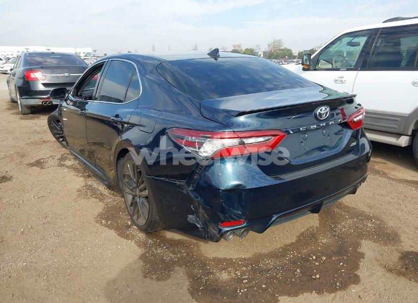 Photo 3 of 2021 Toyota Camry XSE (VIN 4T1K61AK1MU590474)