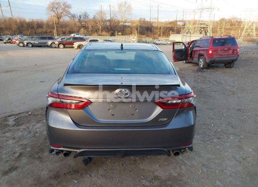 Photo 16 of 2021 Toyota Camry XSE (VIN 4T1K61AK1MU602400)