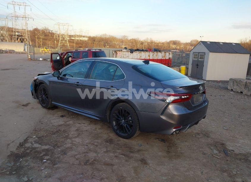Photo 3 of 2021 Toyota Camry XSE (VIN 4T1K61AK1MU602400)