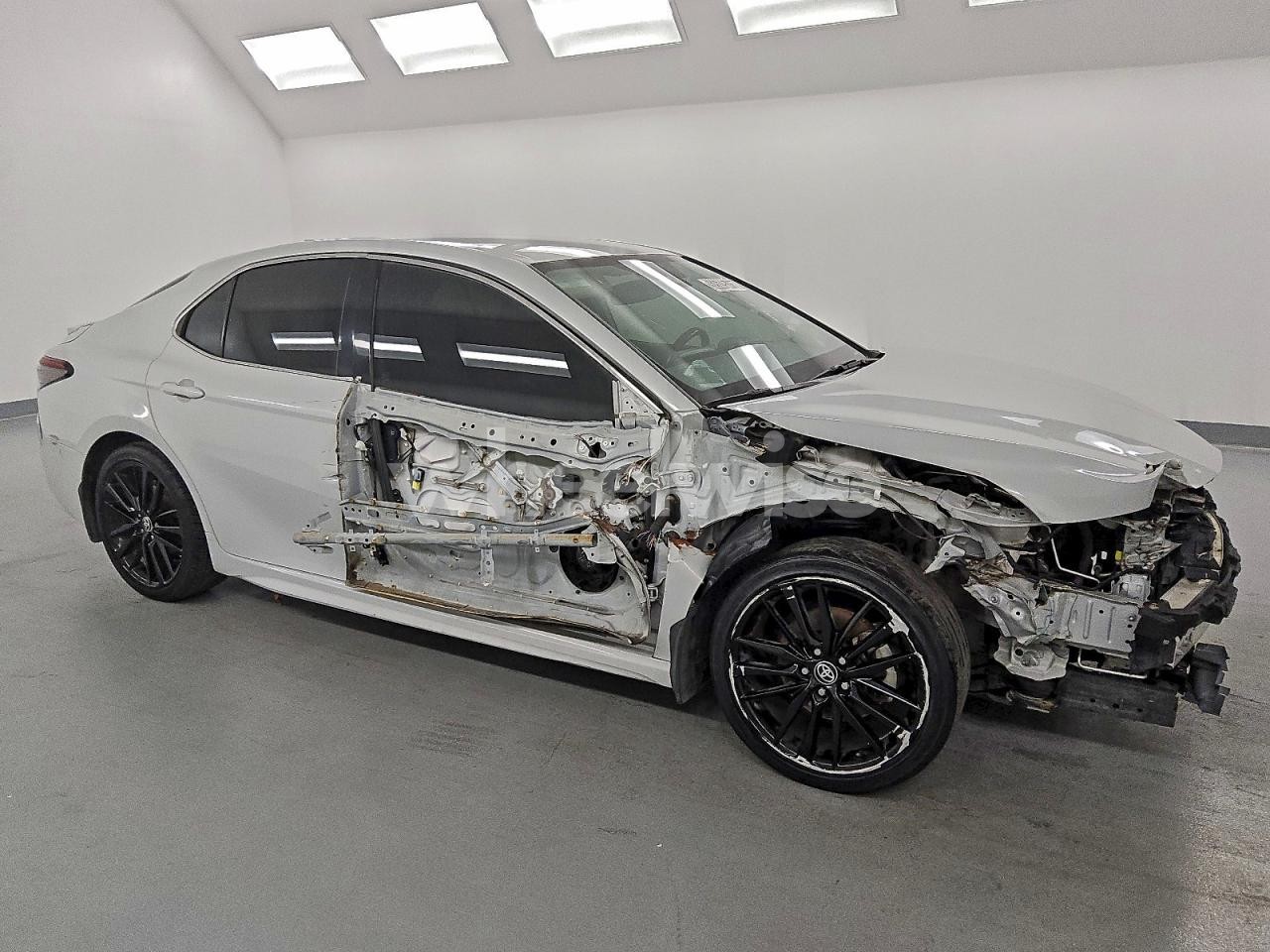 Photo 4 of 2022 TOYOTA CAMRY XSE (VIN 4T1K61AK1NU008794)