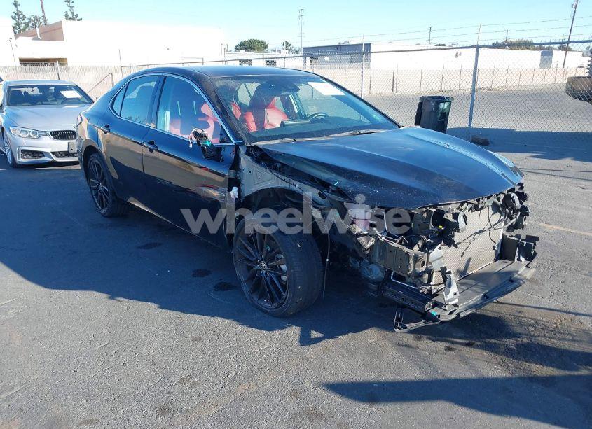 2022 Toyota Camry XSE (VIN 4T1K61AK1NU009377) main photo