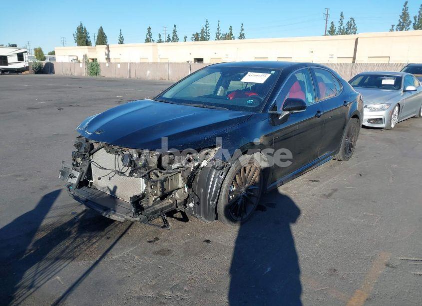 Photo 2 of 2022 Toyota Camry XSE (VIN 4T1K61AK1NU009377)