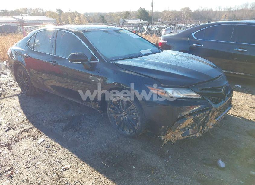 2022 Toyota Camry XSE (VIN 4T1K61AK1NU020735) main photo