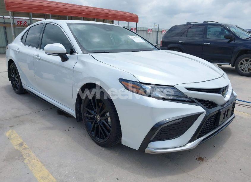 2024 Toyota Camry XSE (VIN 4T1K61AK1RU874677) main photo