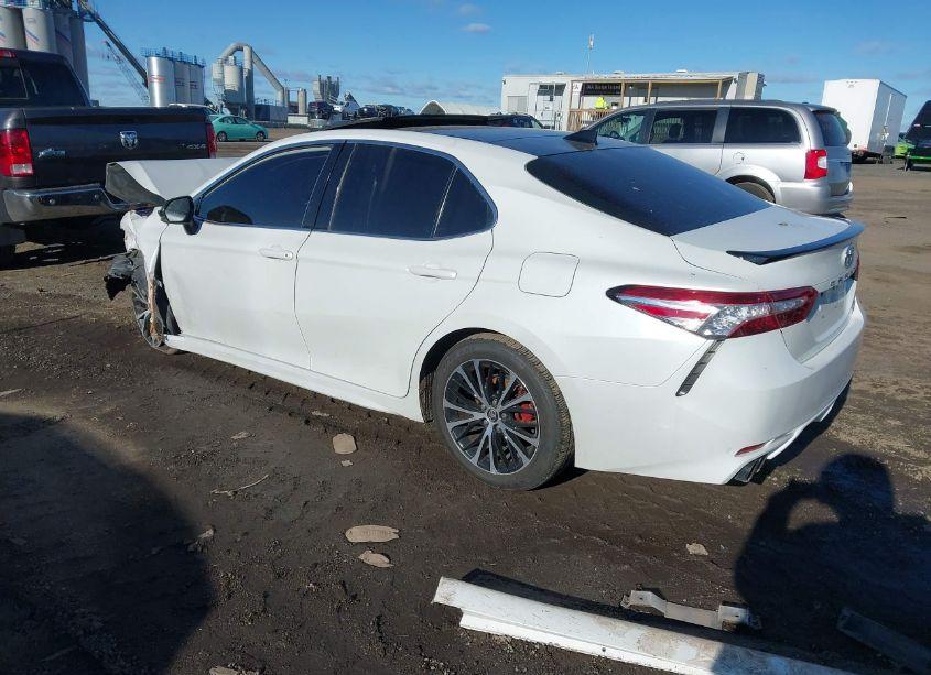 Photo 3 of 2020 Toyota Camry XSE (VIN 4T1K61AK2LU348226)