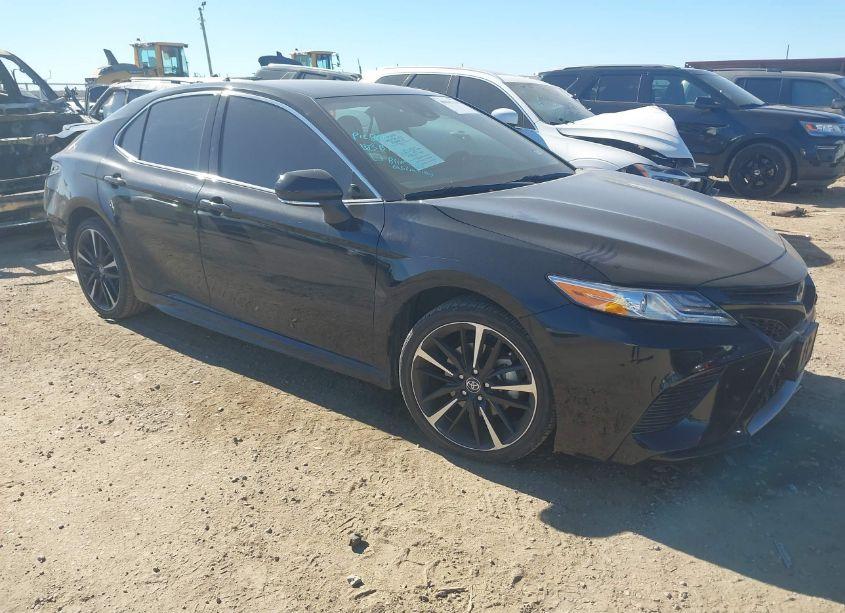 2020 Toyota Camry XSE (VIN 4T1K61AK2LU879068) main photo