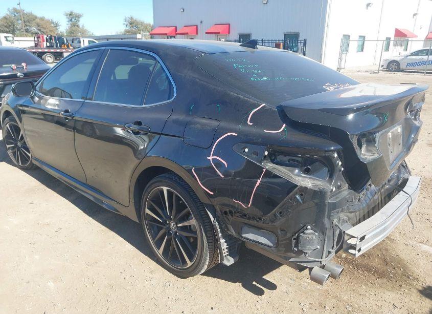 Photo 3 of 2020 Toyota Camry XSE (VIN 4T1K61AK2LU879068)