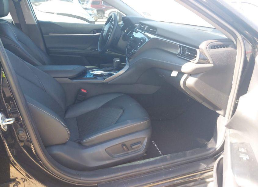 Photo 8 of 2020 Toyota Camry XSE (VIN 4T1K61AK2LU879068)