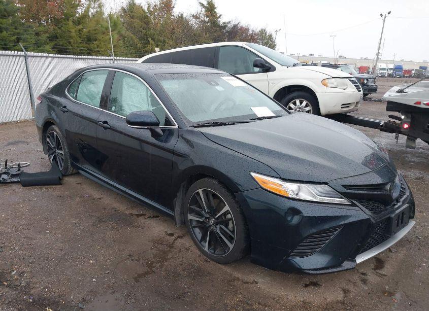2020 Toyota Camry XSE (VIN 4T1K61AK2LU939494) main photo