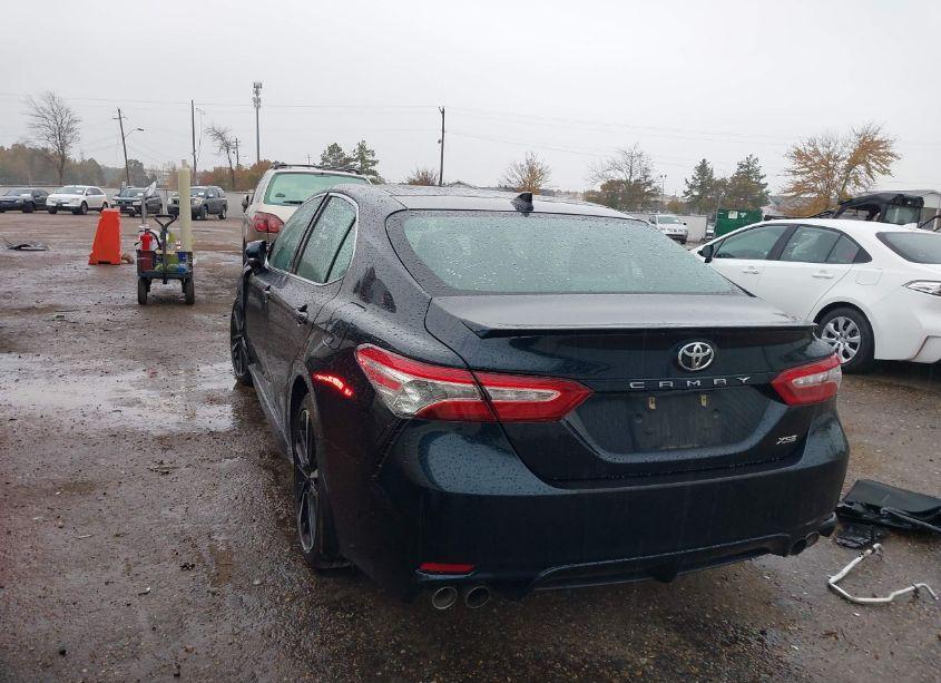 Photo 3 of 2020 Toyota Camry XSE (VIN 4T1K61AK2LU939494)