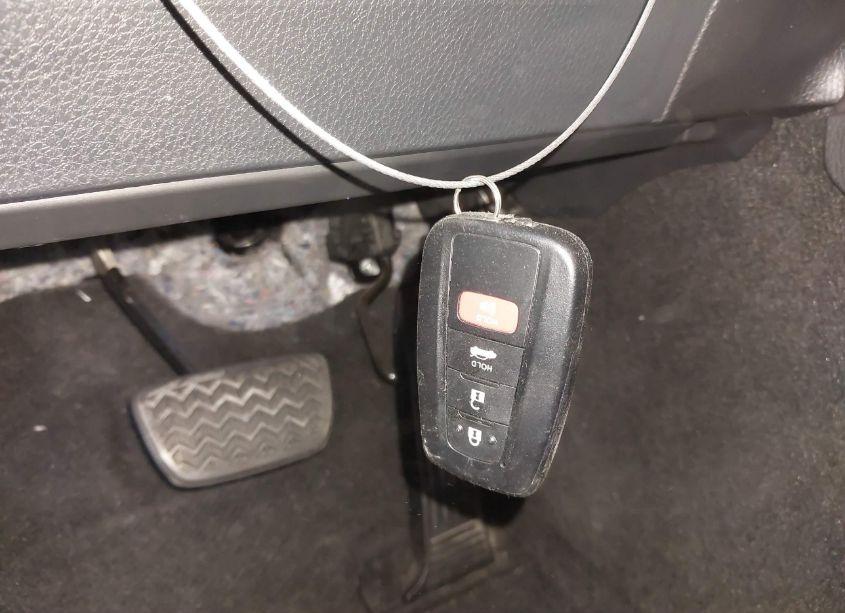 Photo 11 of 2021 Toyota Camry XSE (VIN 4T1K61AK2MU495700)