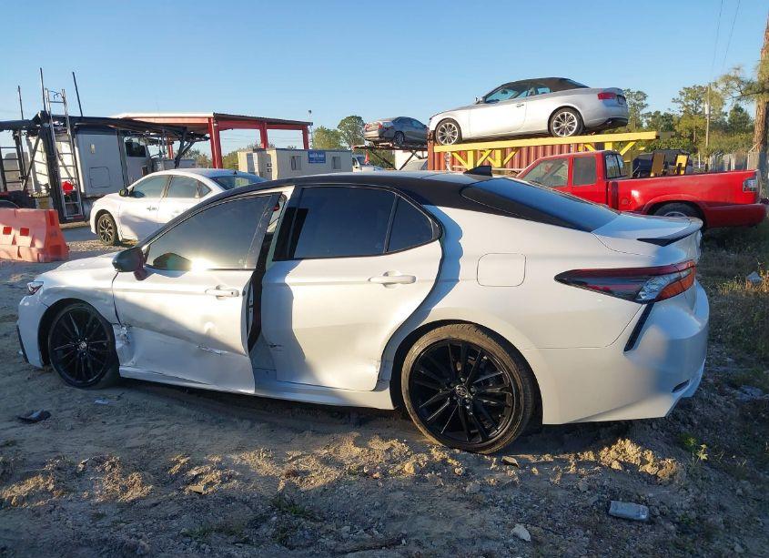 Photo 14 of 2021 Toyota Camry XSE (VIN 4T1K61AK2MU495700)