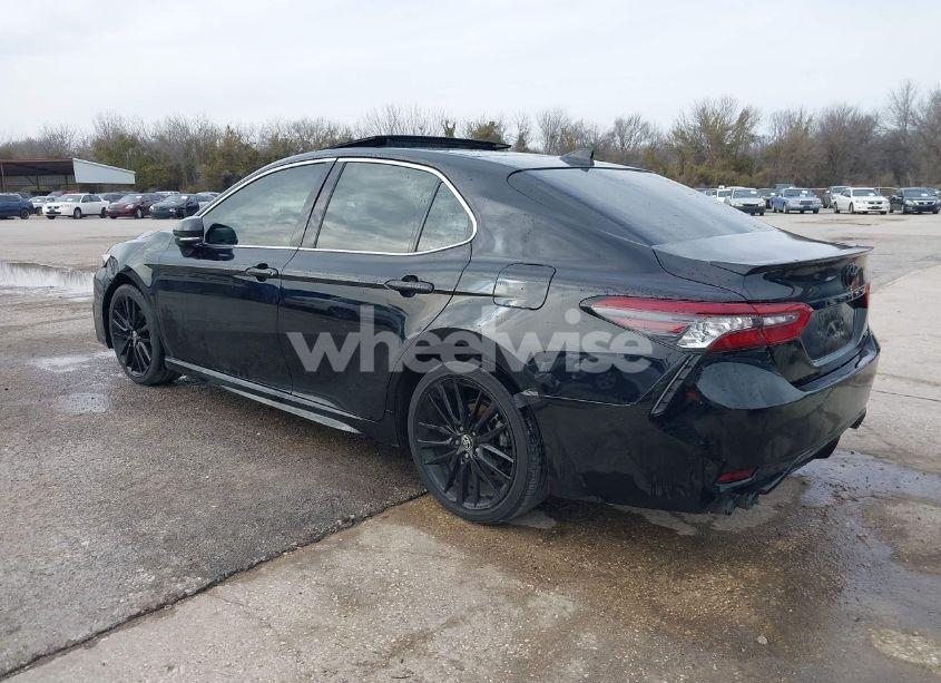 Photo 3 of 2021 Toyota Camry XSE (VIN 4T1K61AK2MU530803)