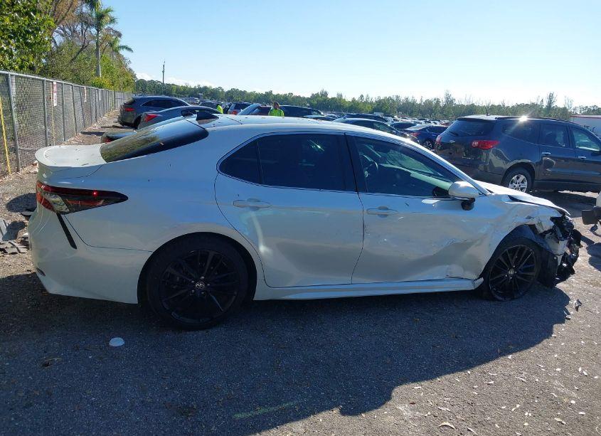 Photo 13 of 2021 Toyota Camry XSE (VIN 4T1K61AK2MU566149)