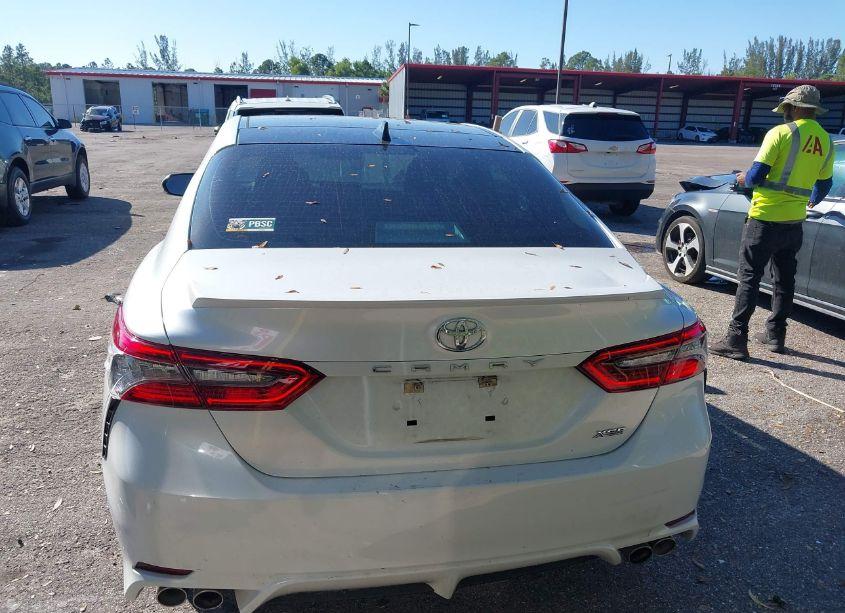 Photo 16 of 2021 Toyota Camry XSE (VIN 4T1K61AK2MU566149)