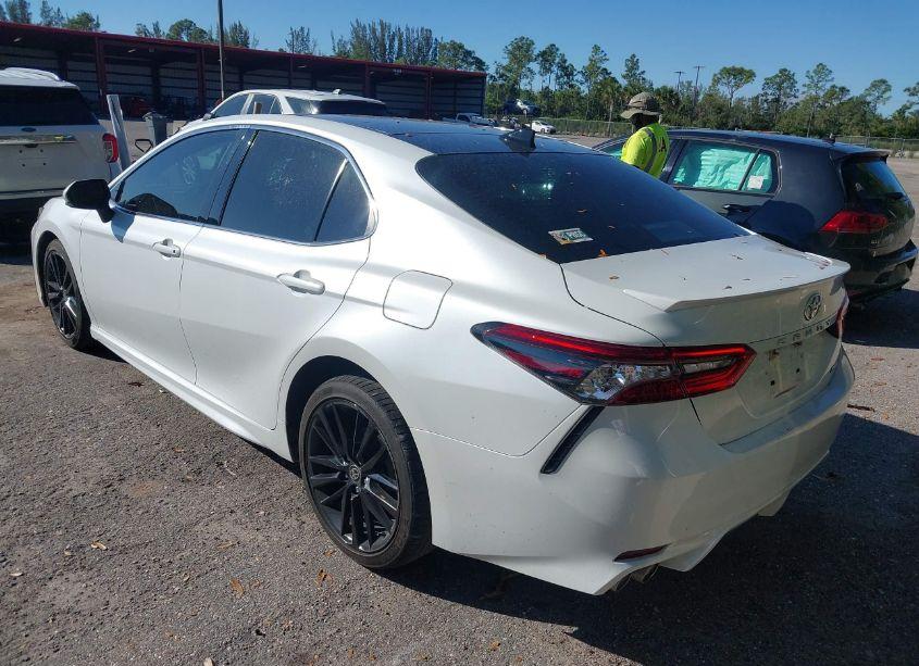 Photo 3 of 2021 Toyota Camry XSE (VIN 4T1K61AK2MU566149)