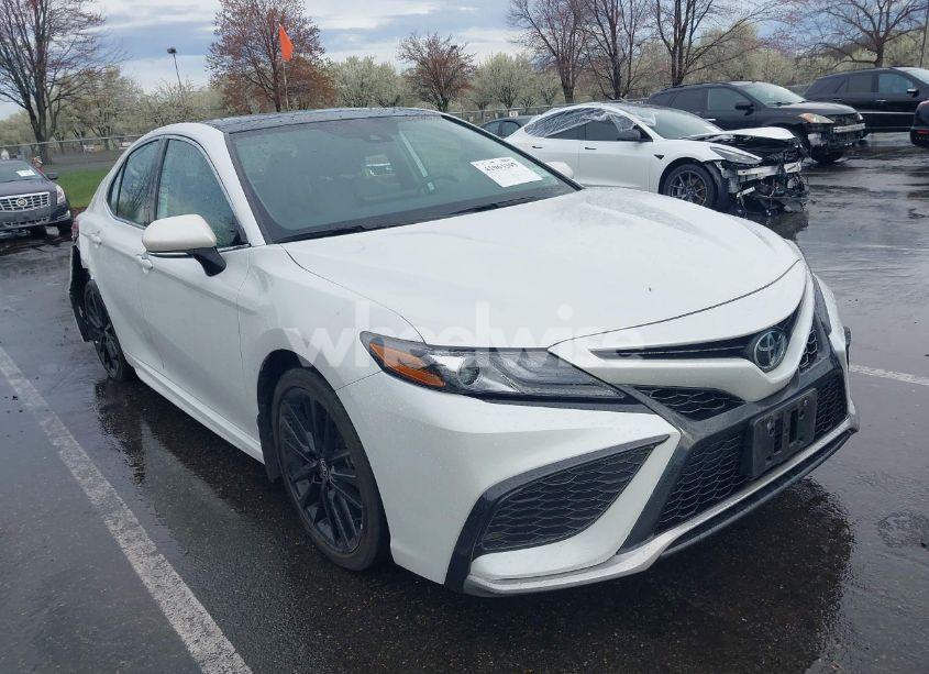 2022 Toyota Camry XSE (VIN 4T1K61AK2NU702362) main photo