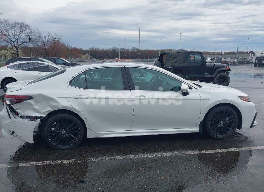 Photo 13 of 2022 Toyota Camry XSE (VIN 4T1K61AK2NU702362)