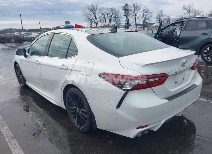 Photo 3 of 2022 Toyota Camry XSE (VIN 4T1K61AK2NU702362)