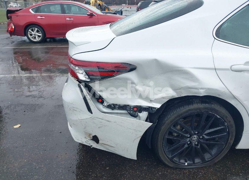 Photo 6 of 2022 Toyota Camry XSE (VIN 4T1K61AK2NU702362)