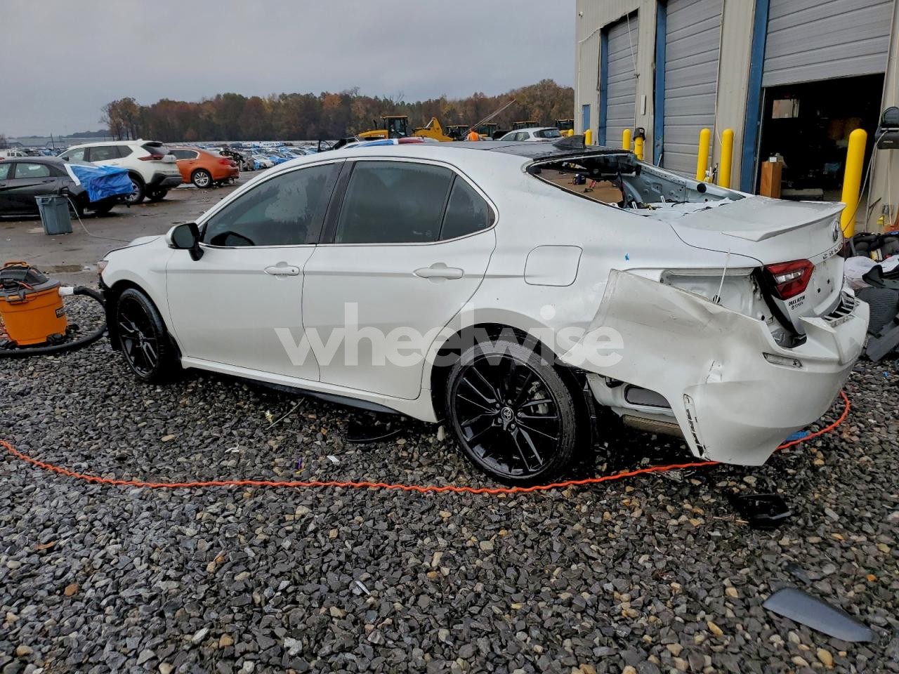 Photo 2 of 2023 TOYOTA CAMRY XSE (VIN 4T1K61AK2PU781695)