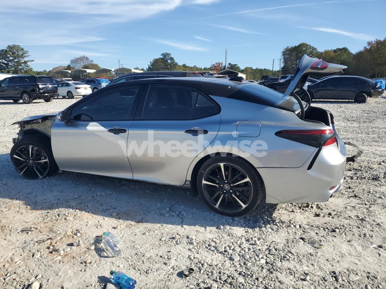 Photo 2 of 2020 TOYOTA CAMRY XSE (VIN 4T1K61AK3LU327952)