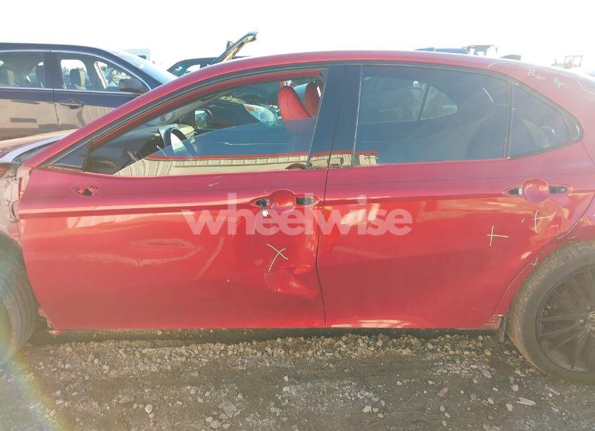 Photo 15 of 2021 Toyota Camry XSE (VIN 4T1K61AK3MU402408)