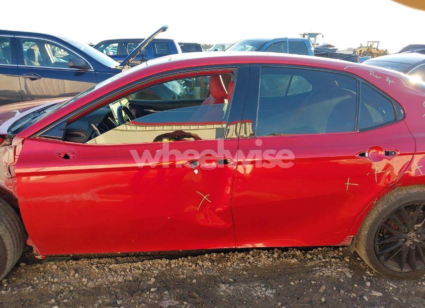 Photo 6 of 2021 Toyota Camry XSE (VIN 4T1K61AK3MU402408)