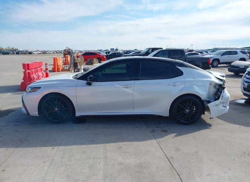 Photo 15 of 2021 Toyota Camry XSE (VIN 4T1K61AK3MU411514)