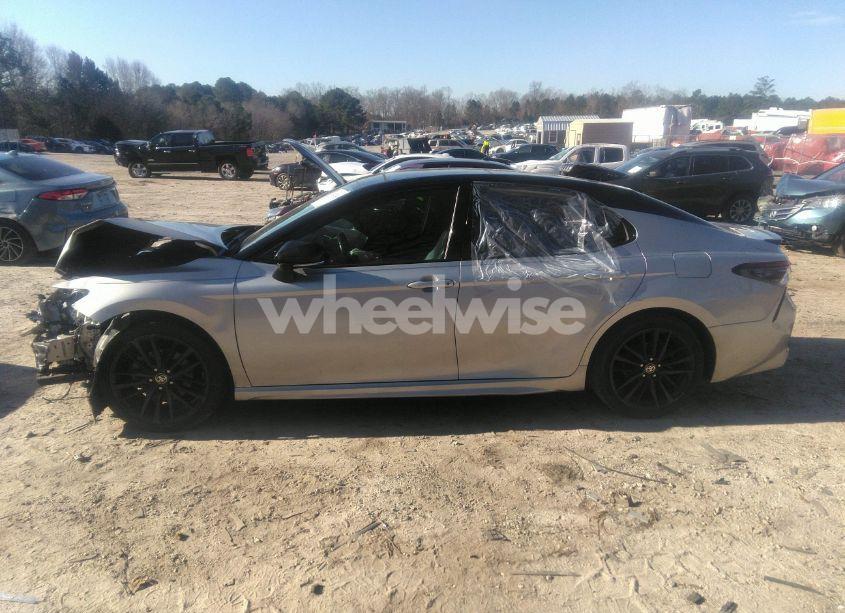 Photo 14 of 2021 Toyota Camry XSE (VIN 4T1K61AK3MU460681)